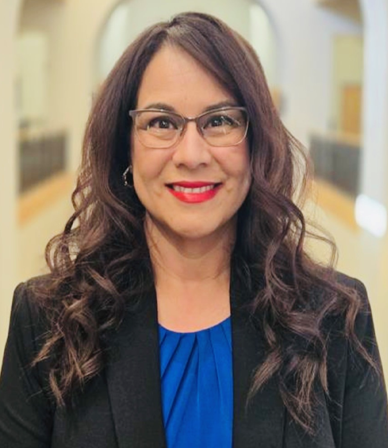 Laura R. Cabanas-Bustamante